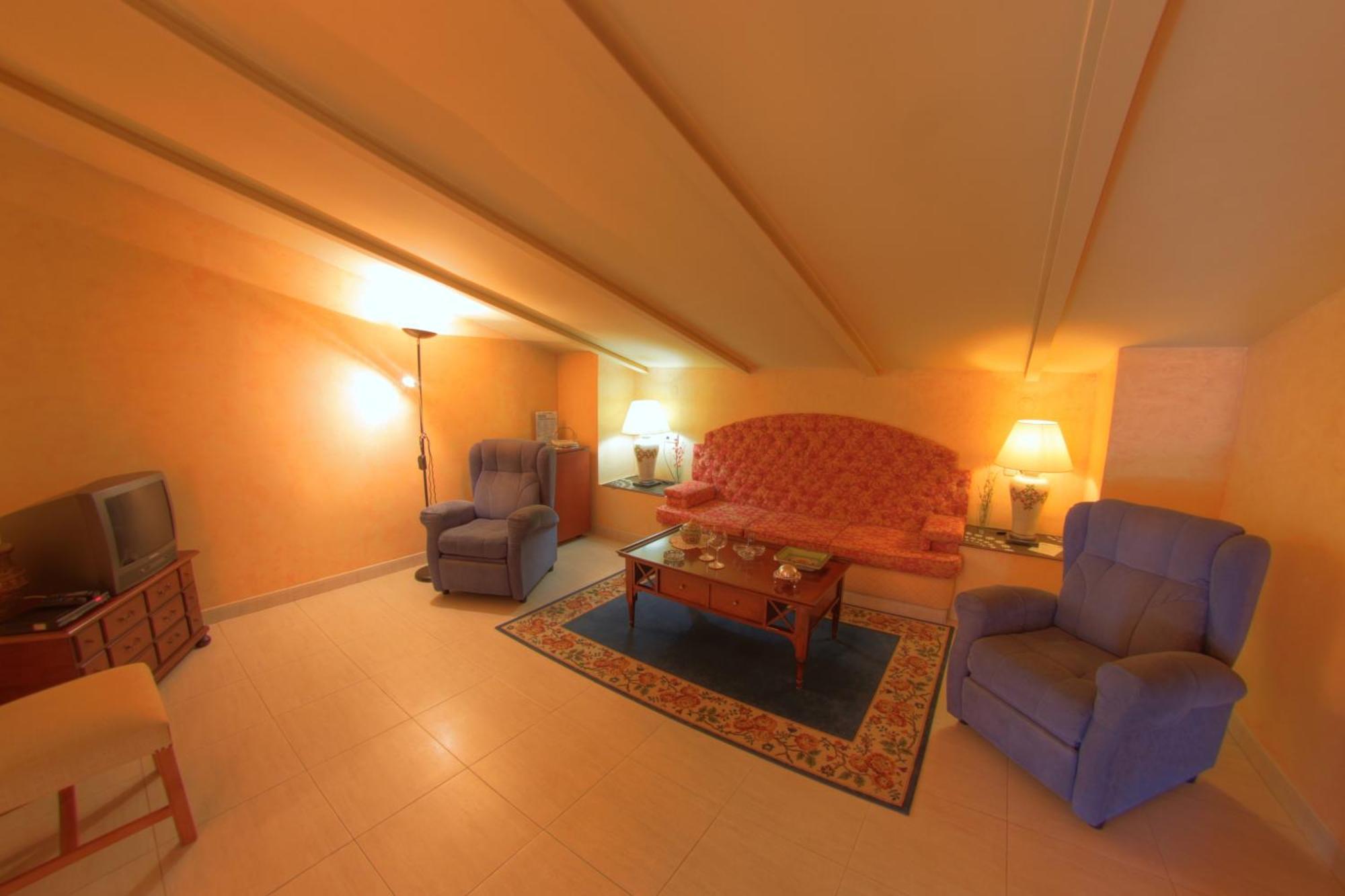 Hotel Avenida Беас-де-Сегура Экстерьер фото